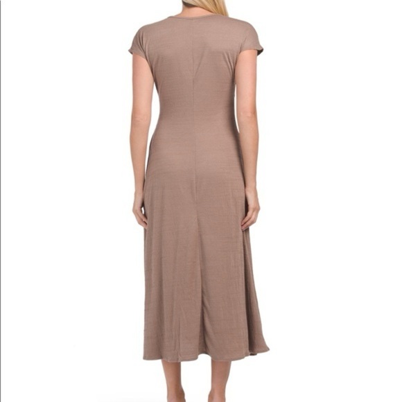 Max Studio Crinkled Side Ruched Dress medium - Picture 3 of 8